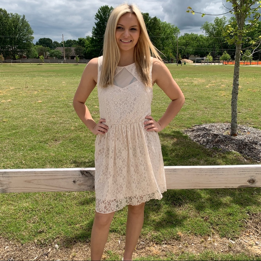 JACK Sleeveless Sheer Lace Dress Lined Champagne 4 - Picture 2 of 5